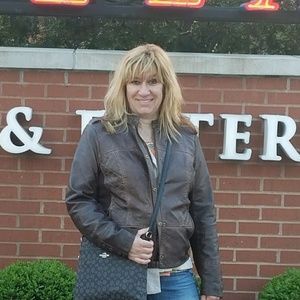 Meet your Posher, Pamela